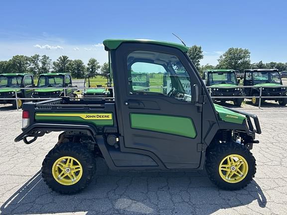 Image of John Deere XUV 835R equipment image 1