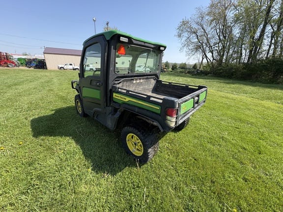 2022 John Deere XUV 835R Equipment Image0