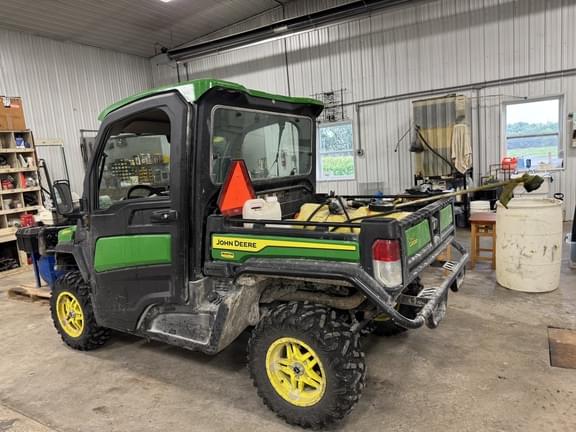 Image of John Deere XUV 835R equipment image 2