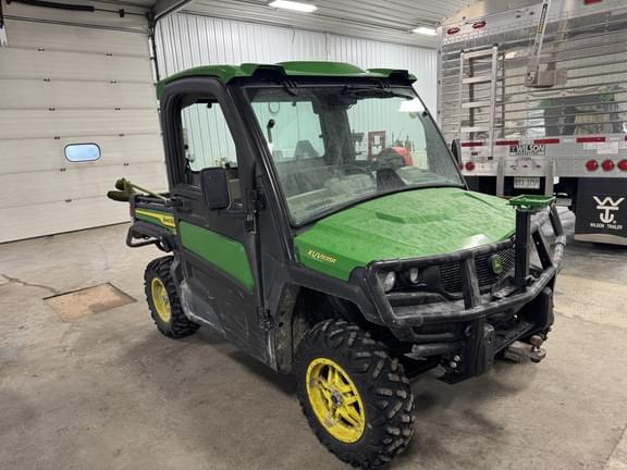 Image of John Deere XUV 835R equipment image 1