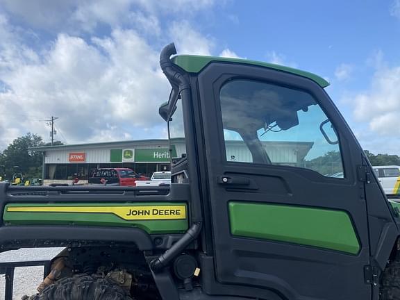 Image of John Deere XUV 835R equipment image 4