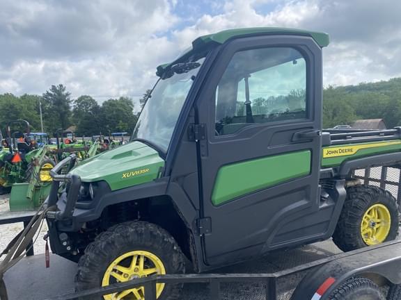 Image of John Deere XUV 835R Primary image