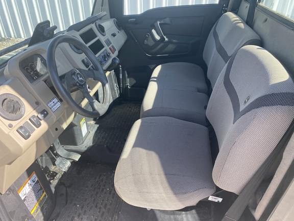 Image of John Deere XUV 835R equipment image 3