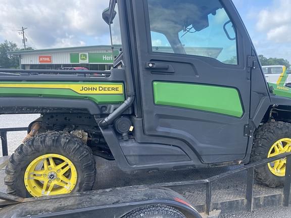 Image of John Deere XUV 835R equipment image 3