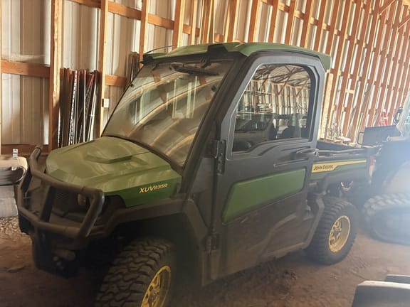 2022 John Deere XUV 835R Equipment Image0