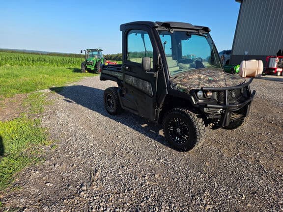 Image of John Deere XUV 835R equipment image 2