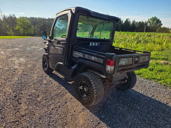 Image of John Deere XUV 835R equipment image 3