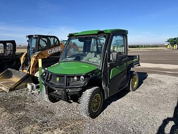 2022 John Deere XUV 835R Equipment Image0