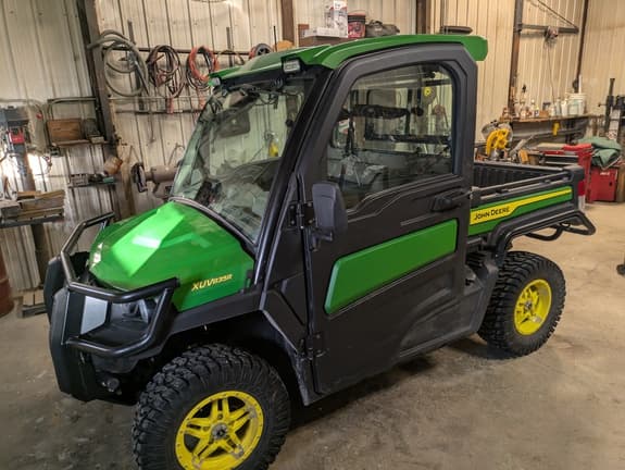 Image of John Deere XUV 835R equipment image 1