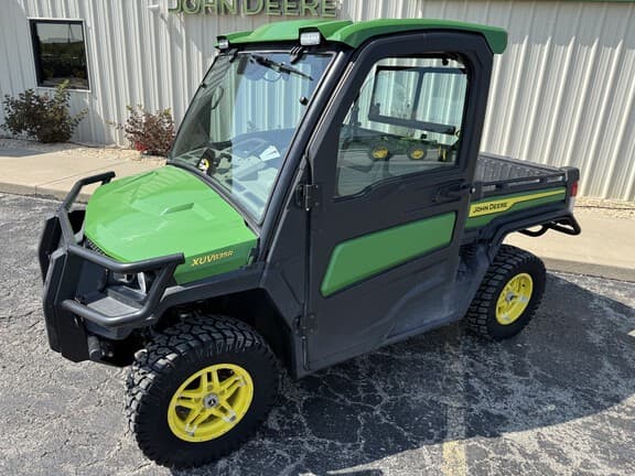 Image of John Deere XUV 835R equipment image 1