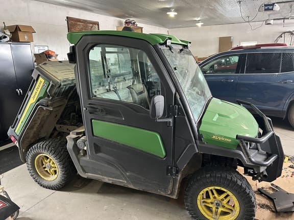 Image of John Deere XUV 835R Primary image
