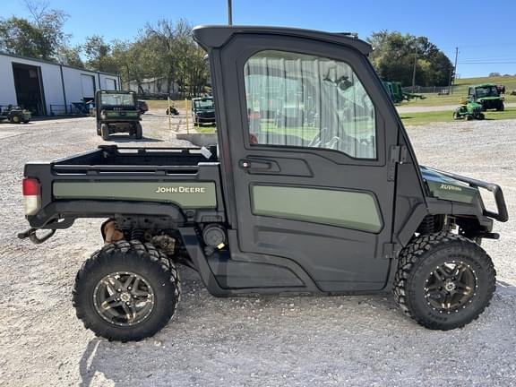 Image of John Deere XUV 835R equipment image 4