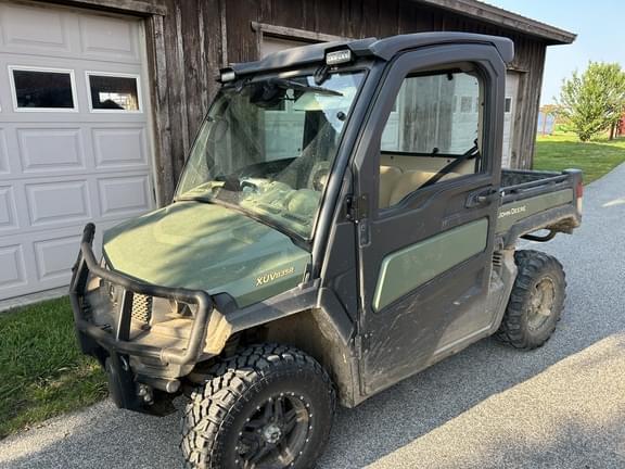 Image of John Deere XUV 835R Primary image