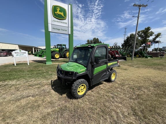 2022 John Deere XUV 835R Equipment Image0