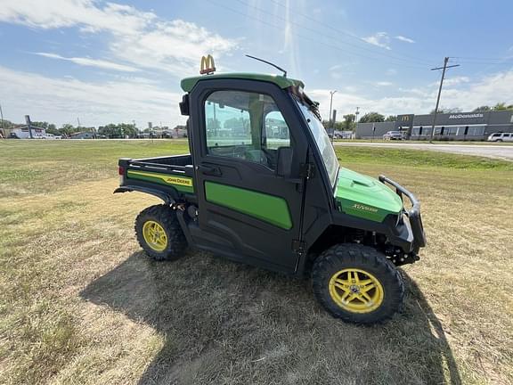 Image of John Deere XUV 835R equipment image 4