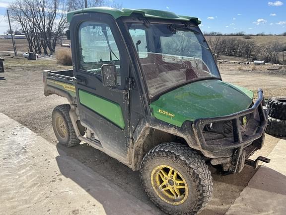 Image of John Deere XUV 835R equipment image 1