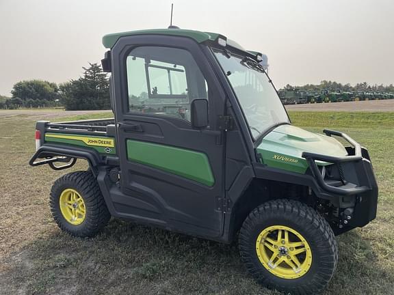 Image of John Deere XUV 835R equipment image 1