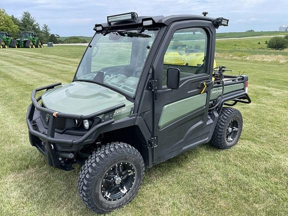 Image of John Deere XUV 835R Primary image