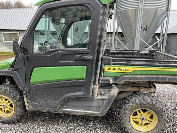 Image of John Deere XUV 835R equipment image 2