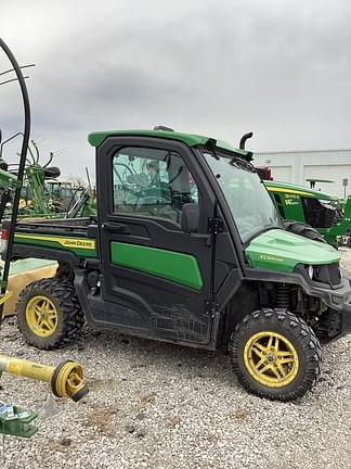 Image of John Deere XUV 835R equipment image 2