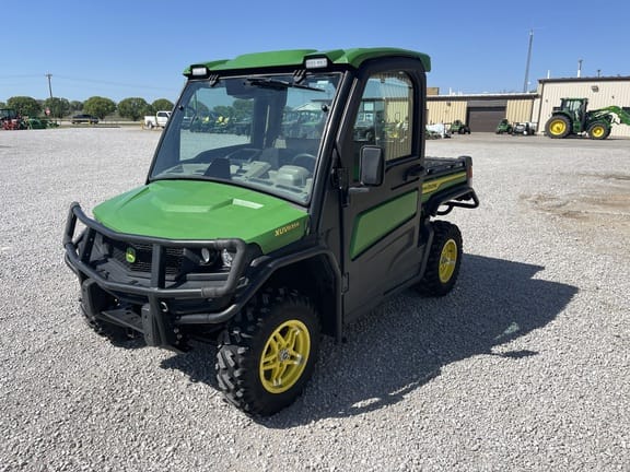 2022 John Deere XUV 835R Equipment Image0