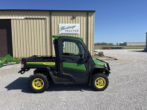 Image of John Deere XUV 835R equipment image 1