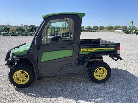 Image of John Deere XUV 835R equipment image 3