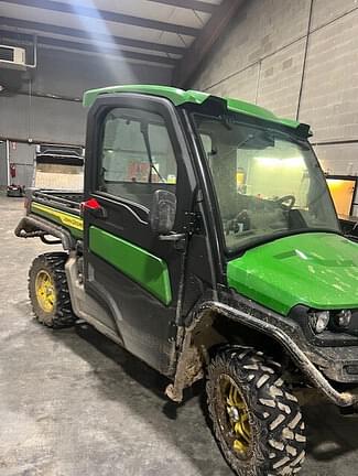 Image of John Deere XUV 835R equipment image 1