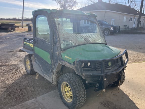 2022 John Deere XUV 835R Equipment Image0