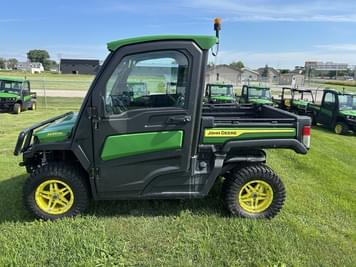 Main image John Deere XUV 835R