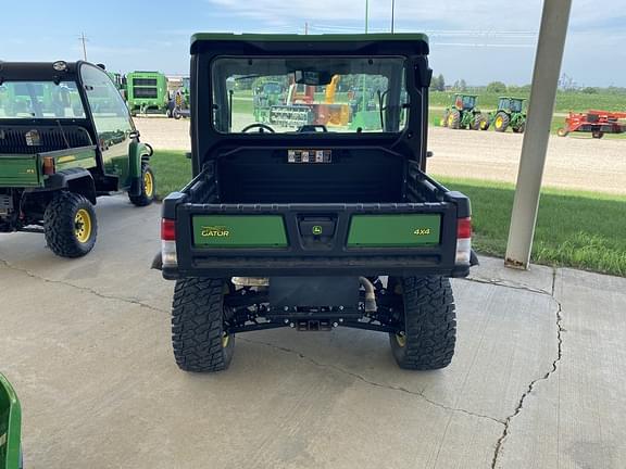 Image of John Deere XUV 835R equipment image 2