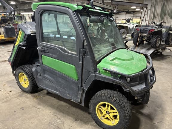 Image of John Deere XUV 835R equipment image 1