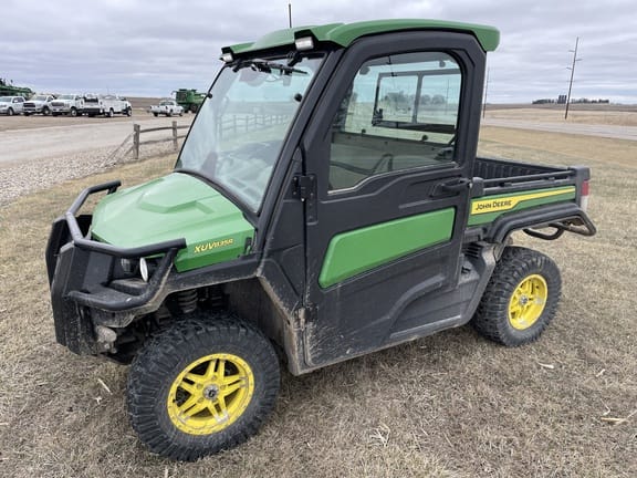 2022 John Deere XUV 835R Equipment Image0