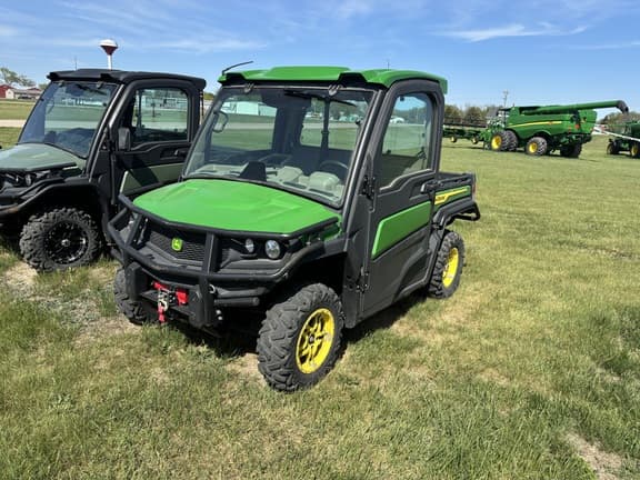 Image of John Deere XUV 835R Primary image