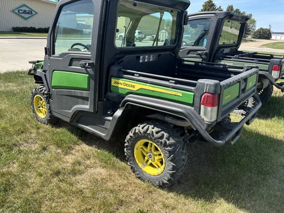Image of John Deere XUV 835R equipment image 2