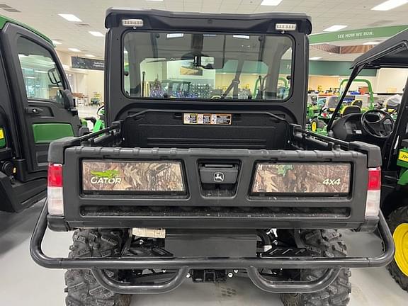 Image of John Deere XUV 835R equipment image 4