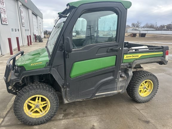 2022 John Deere XUV 835R Equipment Image0