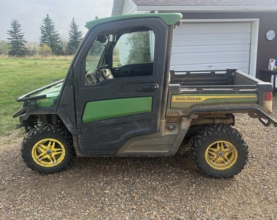Main image John Deere XUV 835R