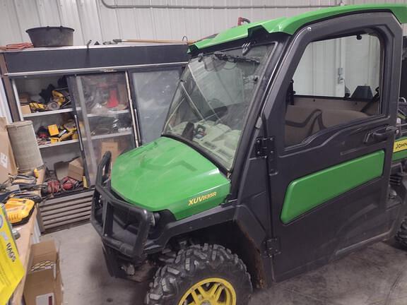 Image of John Deere XUV 835R equipment image 1