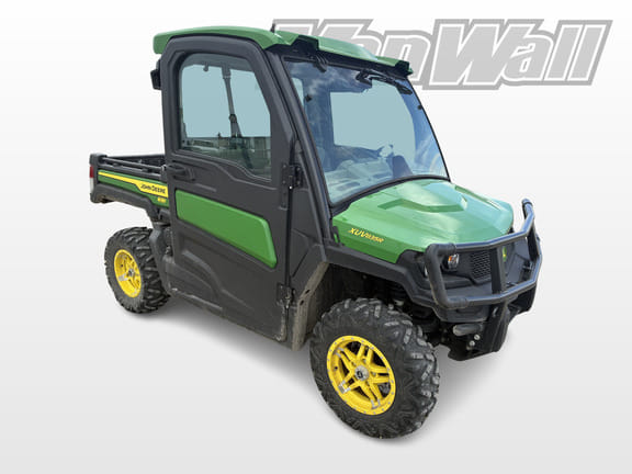2022 John Deere XUV 835R Equipment Image0