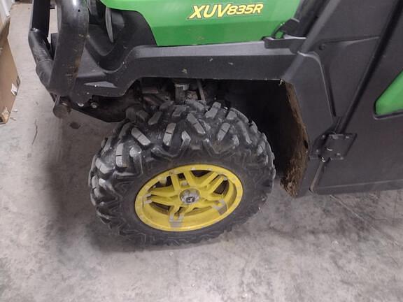 Image of John Deere XUV 835R equipment image 4