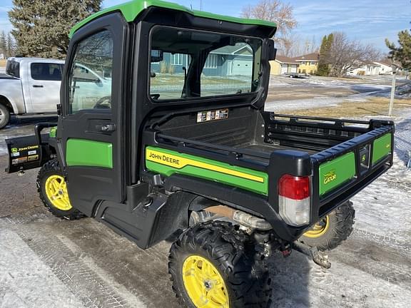 Image of John Deere XUV 835R equipment image 1