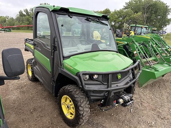 Image of John Deere XUV 835R equipment image 1