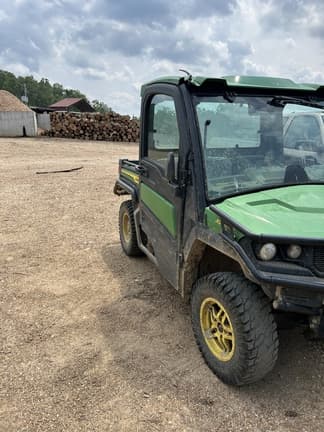 Image of John Deere XUV 835R equipment image 2