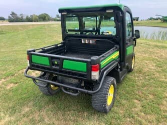 Image of John Deere XUV 835R equipment image 4