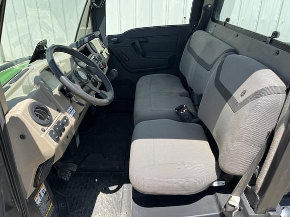 Image of John Deere XUV 835R equipment image 3