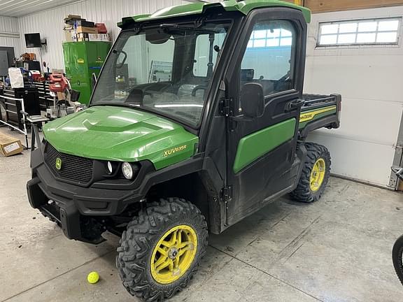 Image of John Deere XUV 835R equipment image 2