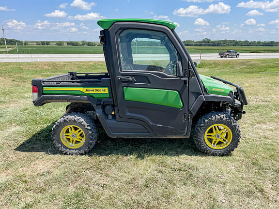 Image of John Deere XUV 835R equipment image 3