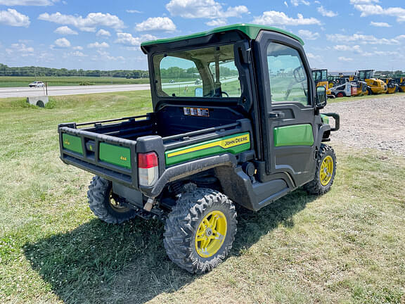 Image of John Deere XUV 835R equipment image 4