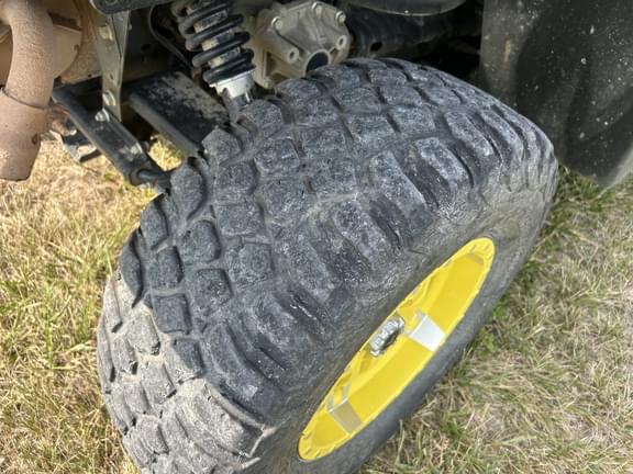 Image of John Deere XUV 835R equipment image 4